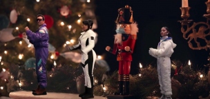 Maszkos karácsonyról és a harmadik oltásról énekel Ariana Grande, Megan Thee Stallion és Jimmy Fallon