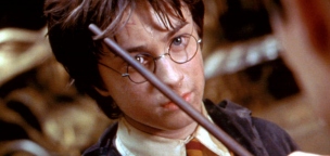Tudtad, hogy Harry Potter homlokán a sebhely nem is villámot ábrázol?